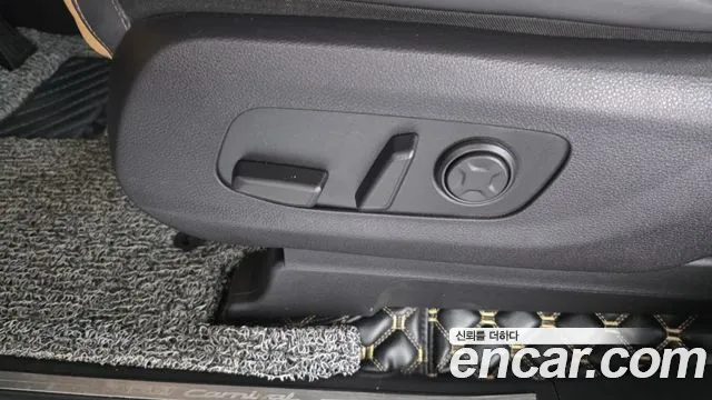 Kia Canival Carnival 4 поколение Дизель 9 мест Signature — Фото автомобиля 24