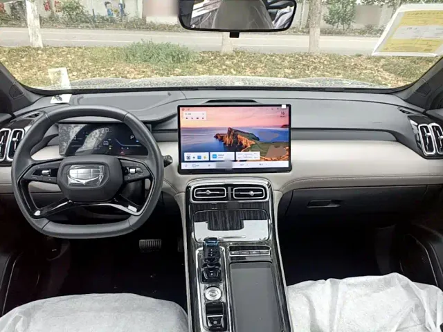 Geely Boyue L — Фото автомобиля 9