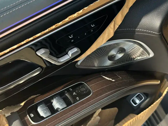 Mercedes-Benz EQS SUV — Фото автомобиля 11