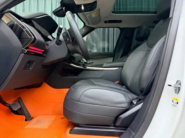 Land Rover Range Rover Sport — Фото автомобиля 4