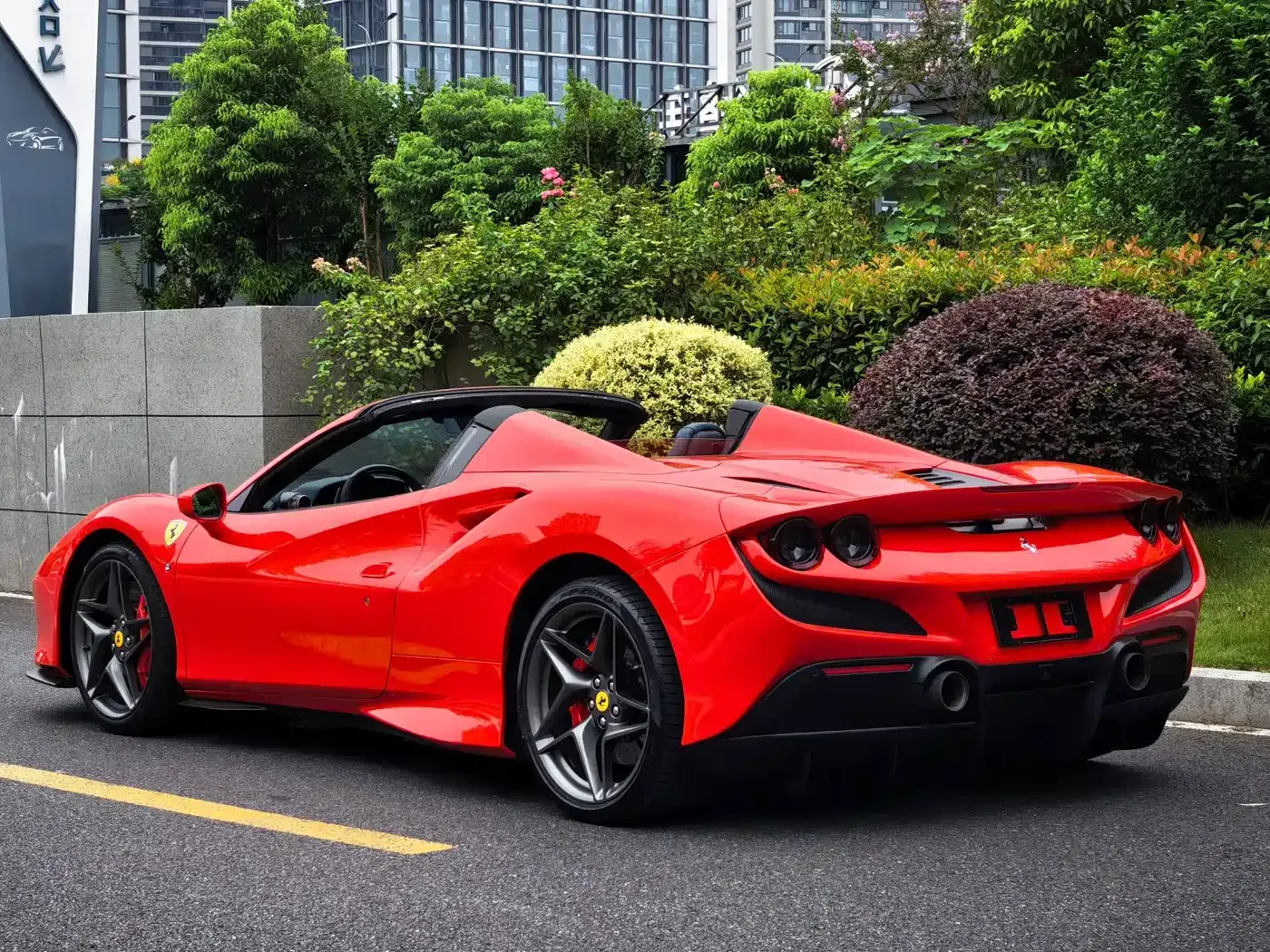 Ferrari Ferrari F8 2020 Spider 3.9T V8 — Фото автомобиля 7