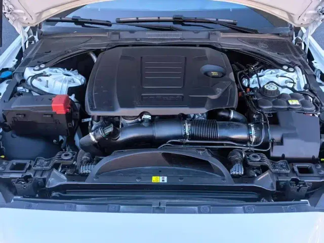 Jaguar XEL — Фото автомобиля 10