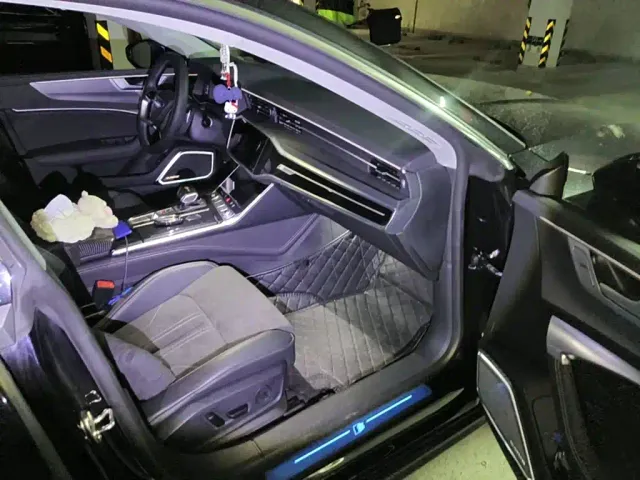 Audi A7L — Фото автомобиля 12