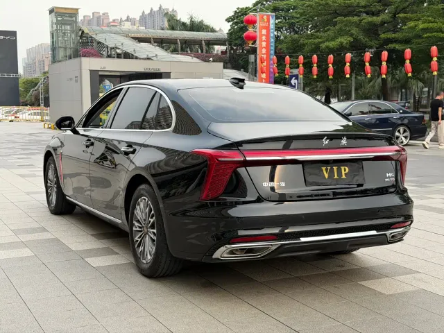 Hongqi H5 — Фото автомобиля 12