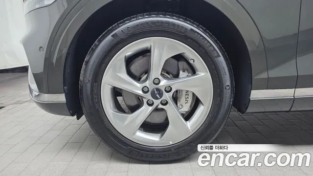 Genesis GV70 2.5T Бензин AWD — Фото автомобиля 5