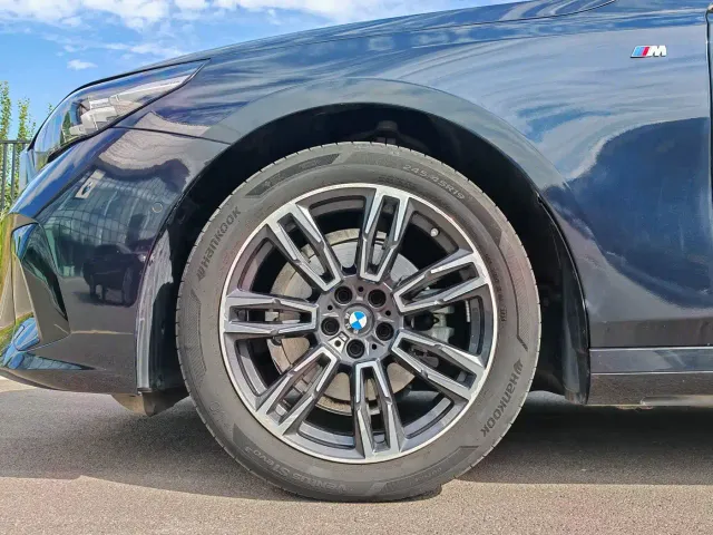 BMW 5 Series — Фото автомобиля 6