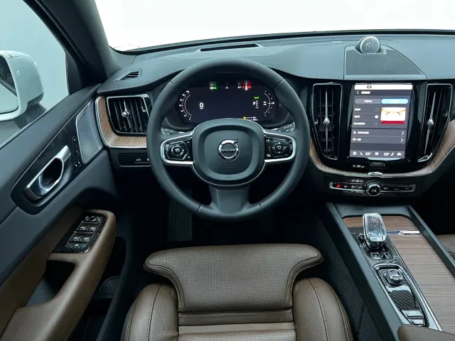 Volvo XC60 — Фото автомобиля 29