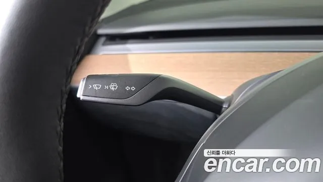 Tesla Model Y — Фото автомобиля 25