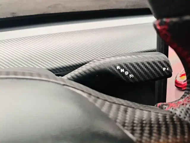 Tesla Model Y — Фото автомобиля 13