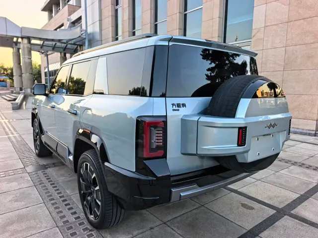 BYD FangChengBao Leopard 8 — Фото автомобиля 4