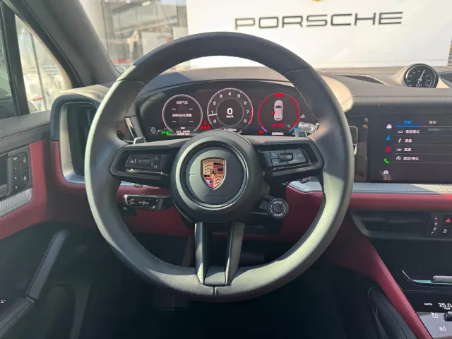 Porsche Cayenne — Фото автомобиля 7