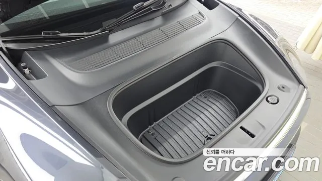 Tesla Model Y — Фото автомобиля 6