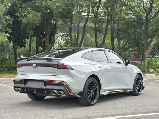 Changan UNI-V — Фото автомобиля 17