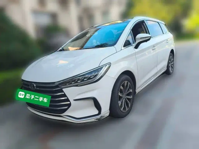 Фотография автомобиля — BYD Song MAX