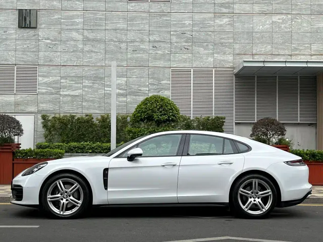Porsche Panamera — Фото автомобиля 3