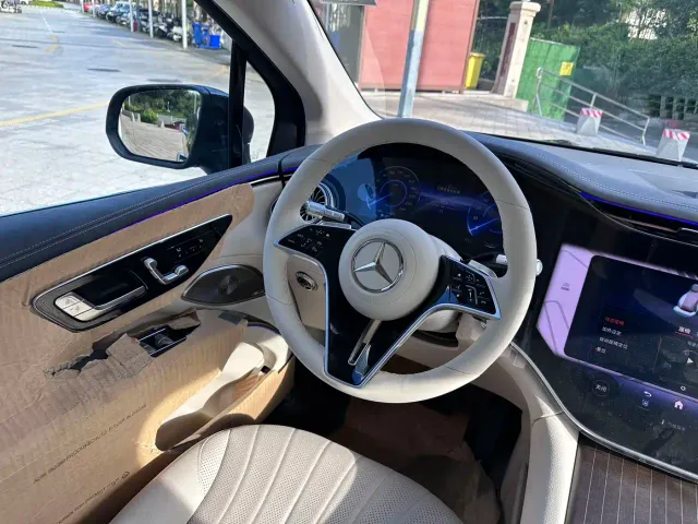 Mercedes-Benz EQS SUV — Фото автомобиля 10