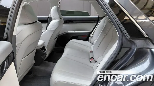 Hyundai Grandeur GN7 — Фото автомобиля 12