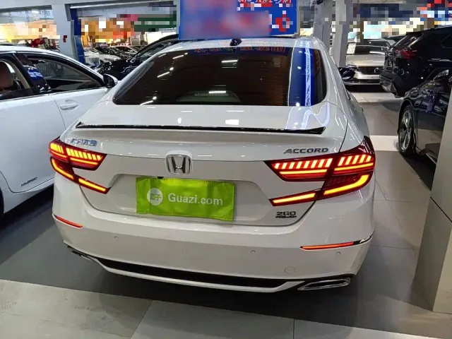 Honda Accord — Фото автомобиля 5