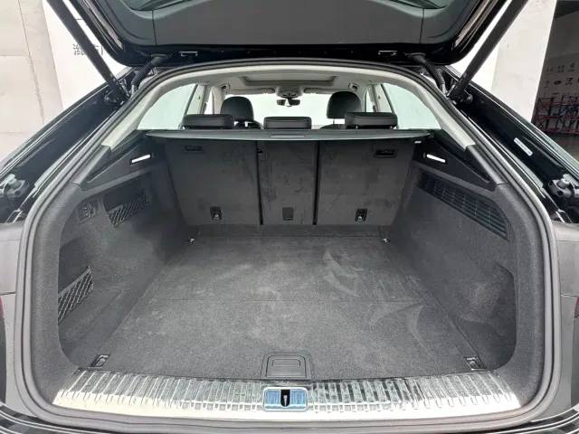 Audi Q8 — Фото автомобиля 17