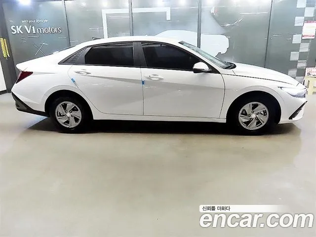 Hyundai Avante CN7 — Фото автомобиля 3
