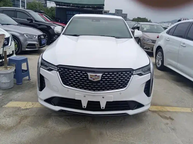 Cadillac CT4 — Фото автомобиля 2