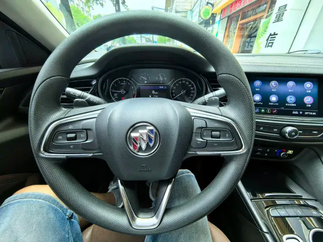 Buick Regal — Фото автомобиля 13