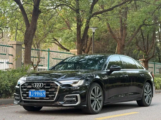 Фотография автомобиля — Audi A6L