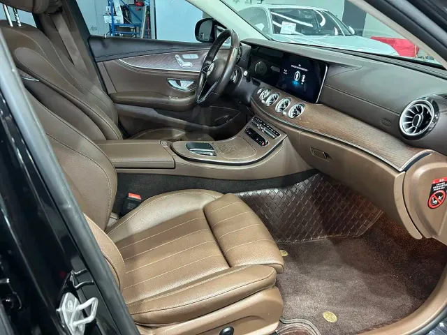 Mercedes-Benz E-Class — Фото автомобиля 9