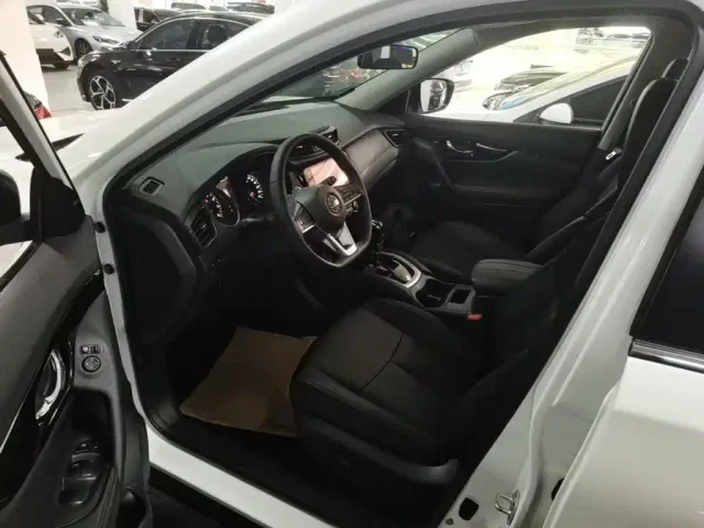 Nissan X-Trail — Фото автомобиля 14