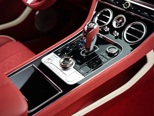 Bentley Continental Plug-in Hybrid — Фото автомобиля 14