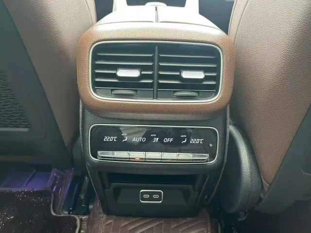 Mercedes-Benz GLE-Class — Фото автомобиля 13