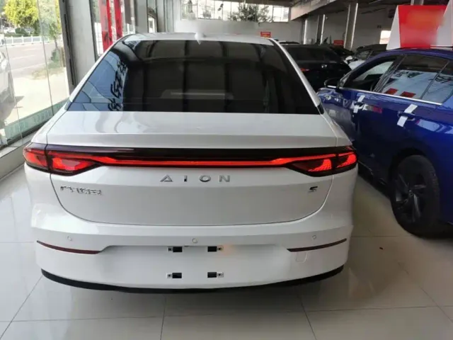GAC Aion S — Фото автомобиля 5