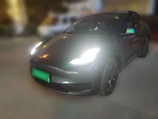 Фотография автомобиля — Tesla Model Y