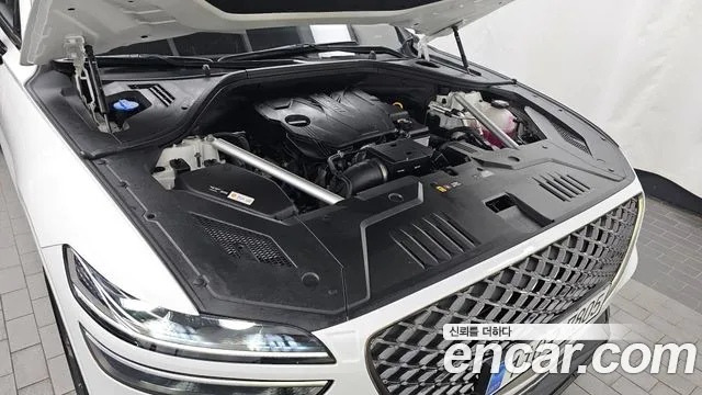 Genesis GV70 — Фото автомобиля 9