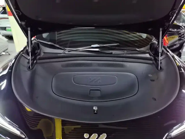 IM Motors LS6 — Фото автомобиля 19