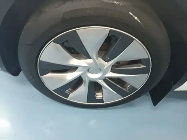 Tesla Model Y — Фото автомобиля 22
