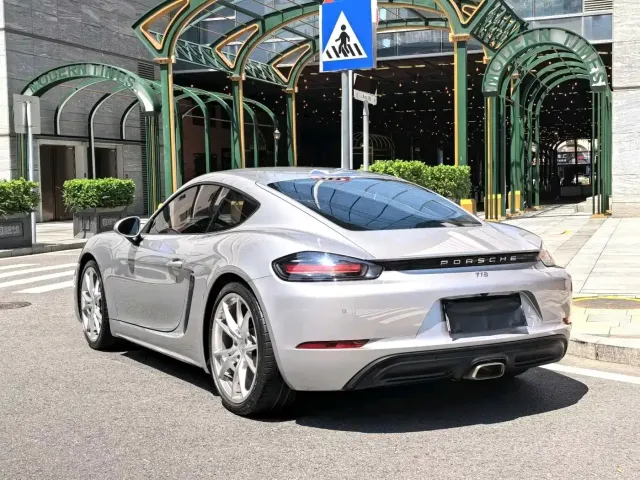 Porsche 718 — Фото автомобиля 9