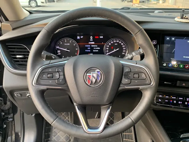 Buick Envision Plus — Фото автомобиля 8