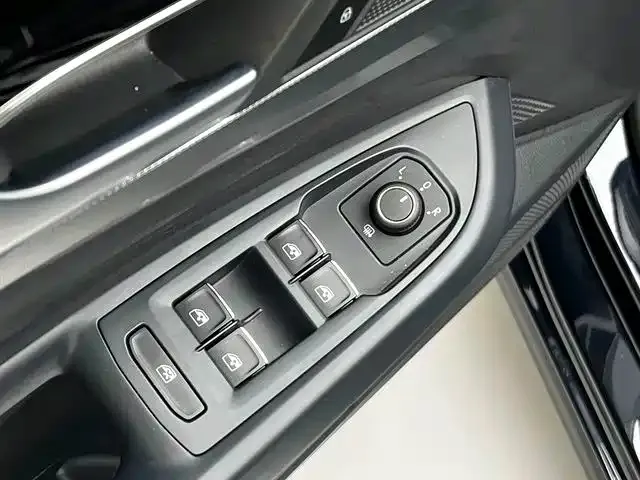 Volkswagen Passat — Фото автомобиля 11