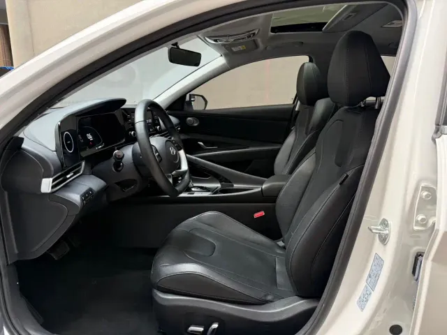 Hyundai Elantra — Фото автомобиля 9