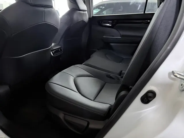 Toyota Highlander — Фото автомобиля 11