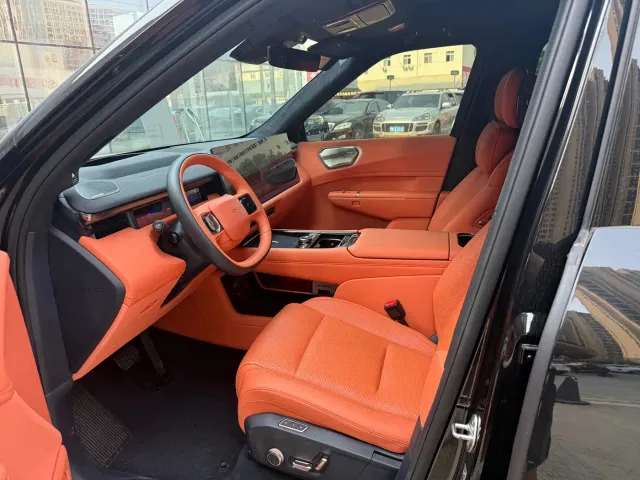 Lynk & Co 900 — Фото автомобиля 4