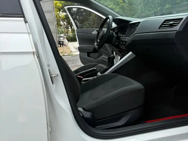Volkswagen Polo 2023 Plus 1.5L Automatic Panorama Enjoyment Edition — Фото автомобиля 8