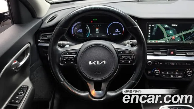 Kia Niro — Фото автомобиля 12