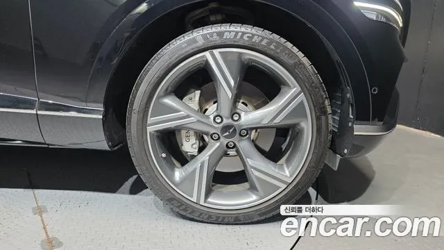 Genesis GV80 — Фото автомобиля 21