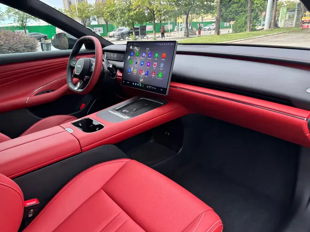 Xiaomi SU7 — Фото автомобиля 9