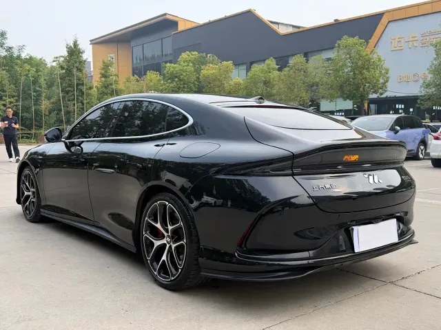 IM Motors L6 — Фото автомобиля 21