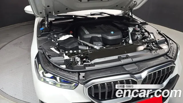 BMW 5-Series — Фото автомобиля 6