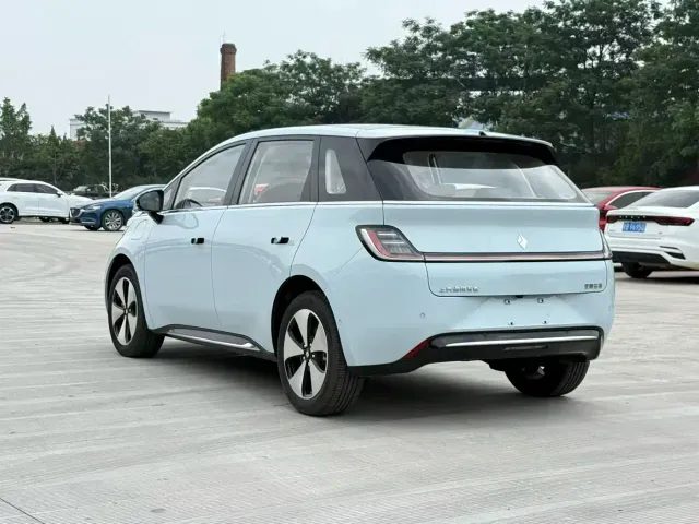 Baojun Cloud — Фото автомобиля 4