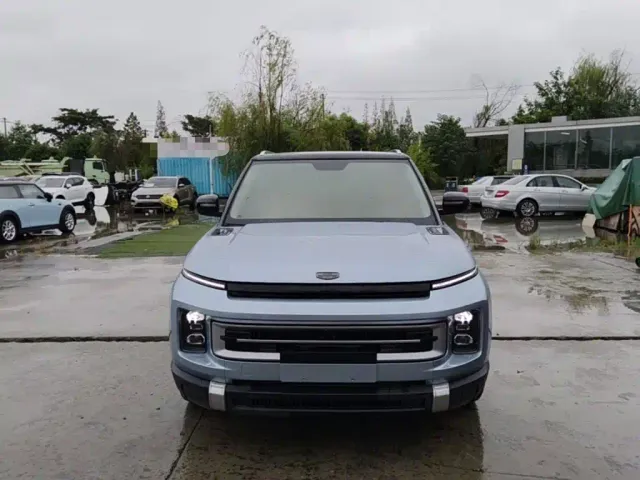 Geely ICON — Фото автомобиля 2
